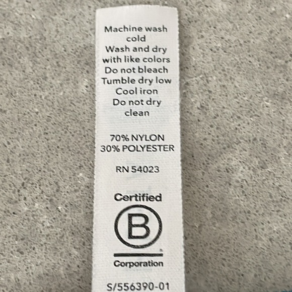 ATHLETA - Picture 4 of 4